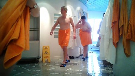 Скрытая камера в сауне видео